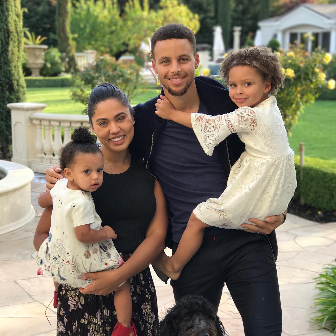 Family Stephen Curry Parents - Stephen Curry poses with his parents