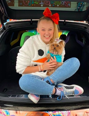 JoJo Siwa Slams Nickelodeon for Treating Her 'As Only a Brand