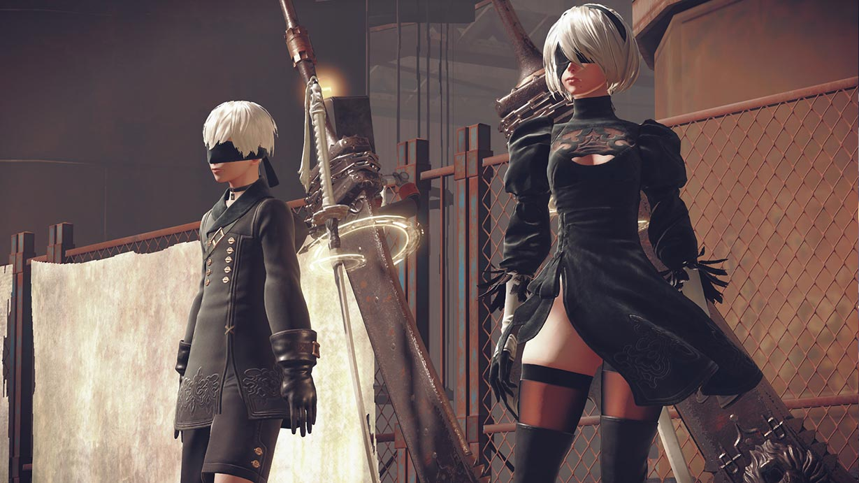 9S（左）と2B（右）