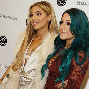 Beautycon Niki And Gabi Wiki Fandom