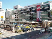 800px-Yokohama station west exit