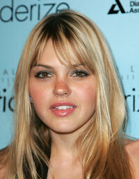 Aimee-teegarden-photo-120e2