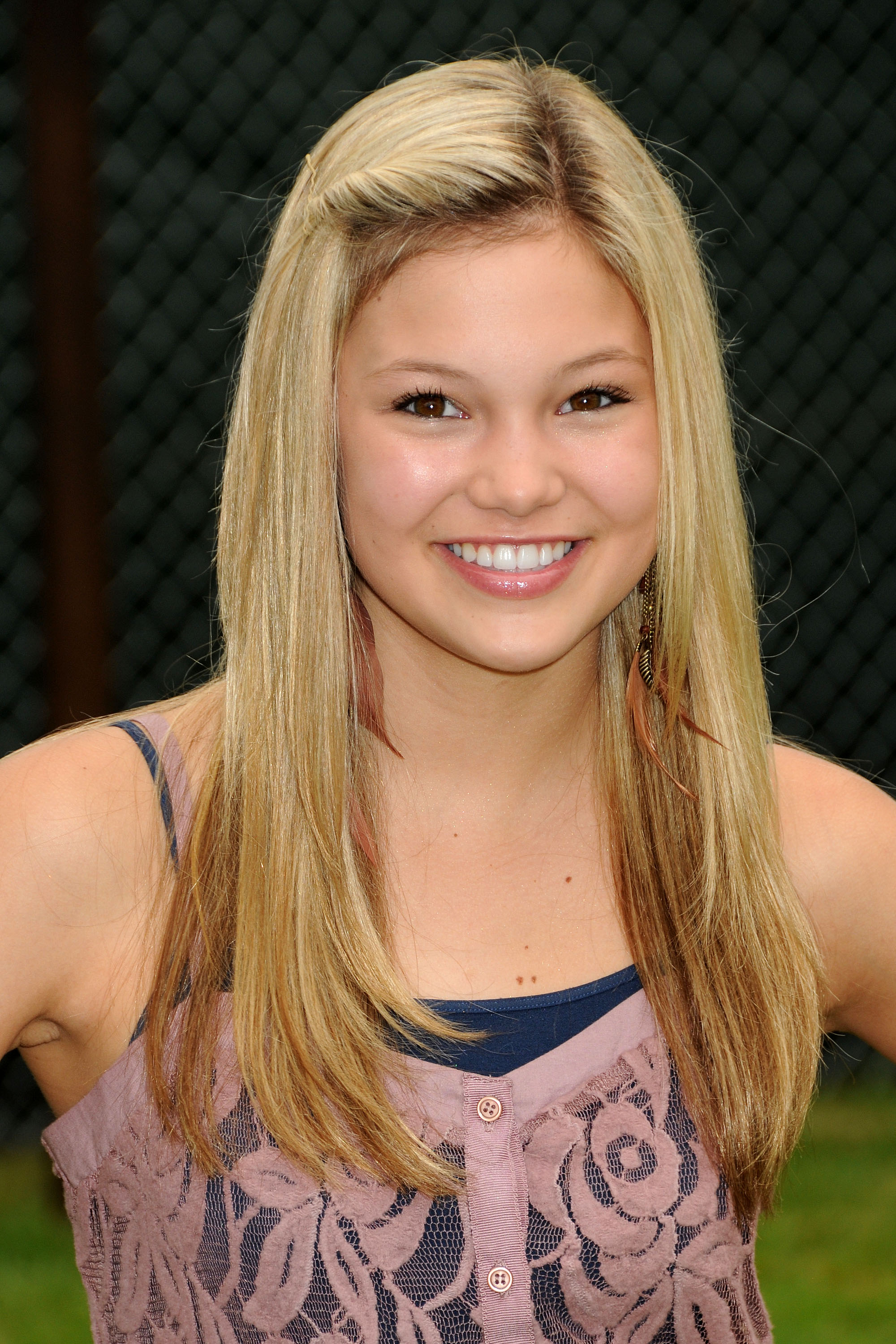 Image HQ36.jpg Olivia Holt Wiki FANDOM powered by Wikia Image HQ36.jpg Olivia Holt Wiki FANDOM powered by Wikia