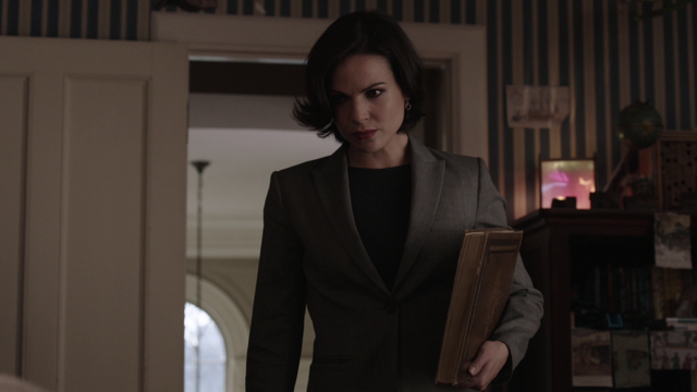 Файл:101ReginaWithStorybook.png