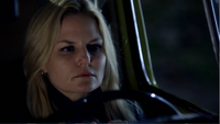 4x07 Emma Swan voiture jaune vue Storybrooke pleurs larmes