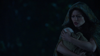 6x09 Belle bébé forêt protection Rumplestiltskin Fée Noire