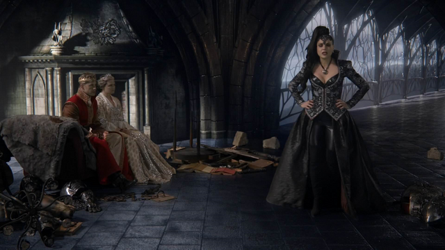Fichier:6x10 Regina Mills Méchante Reine palais sombre Roi David Reine Blanche-Neige ligotés attente Emma.png