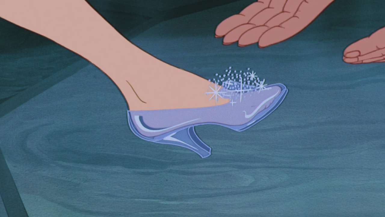 Cendrillon Chaussure De Verre Ou Vair Image - Cendrillon (Disney) 1950 pied pantoufle soulier de verre mini