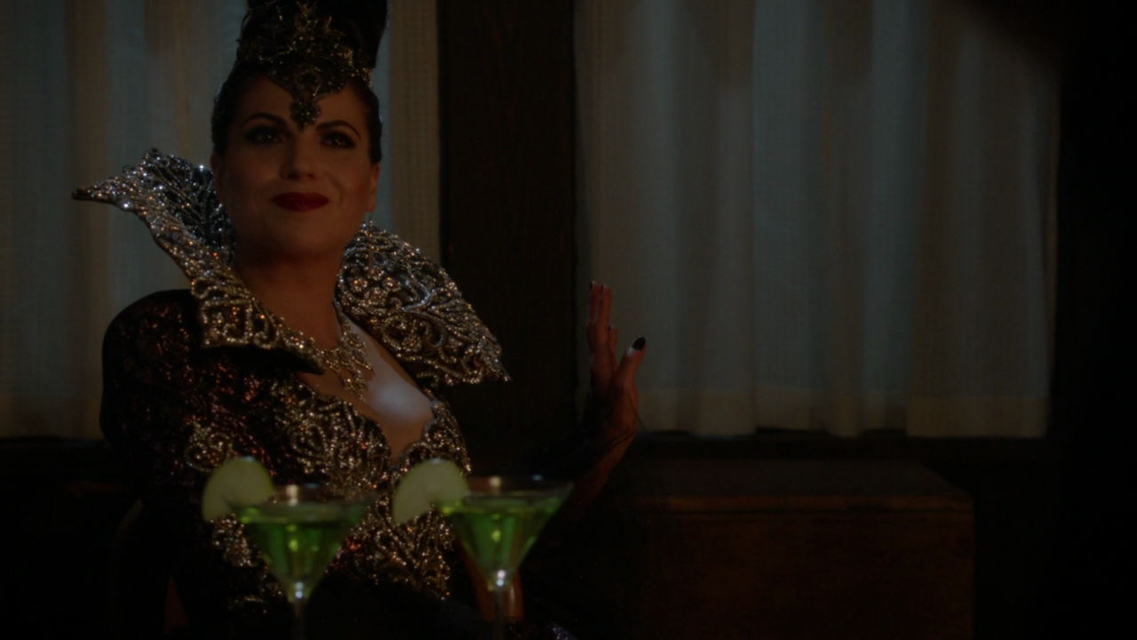 La Méchante Reine Once Upon A Time Image - 6x01 Méchante Reine Regina dissociée sérum cocktail vert ferme