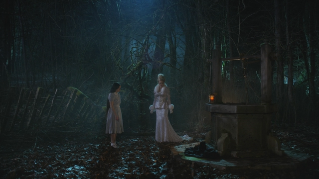 Fichier:3x20 Dorothy Gale Glinda Gentille Sorcière du Sud Zelena Méchante de l'Ouest puits prophétie.png
