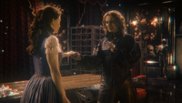 6x01 Belle French Rumplestiltskin Bête M. Gold mains choix proposition invitation danse Pays des Rêves