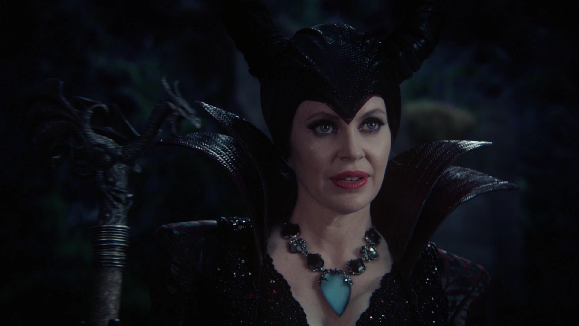 Кристин бауэр малефисента. Однажды в сказке малефисента. Малефисента однажды. Однажды в сказке малефисента. Малефисента 2014 дракон.