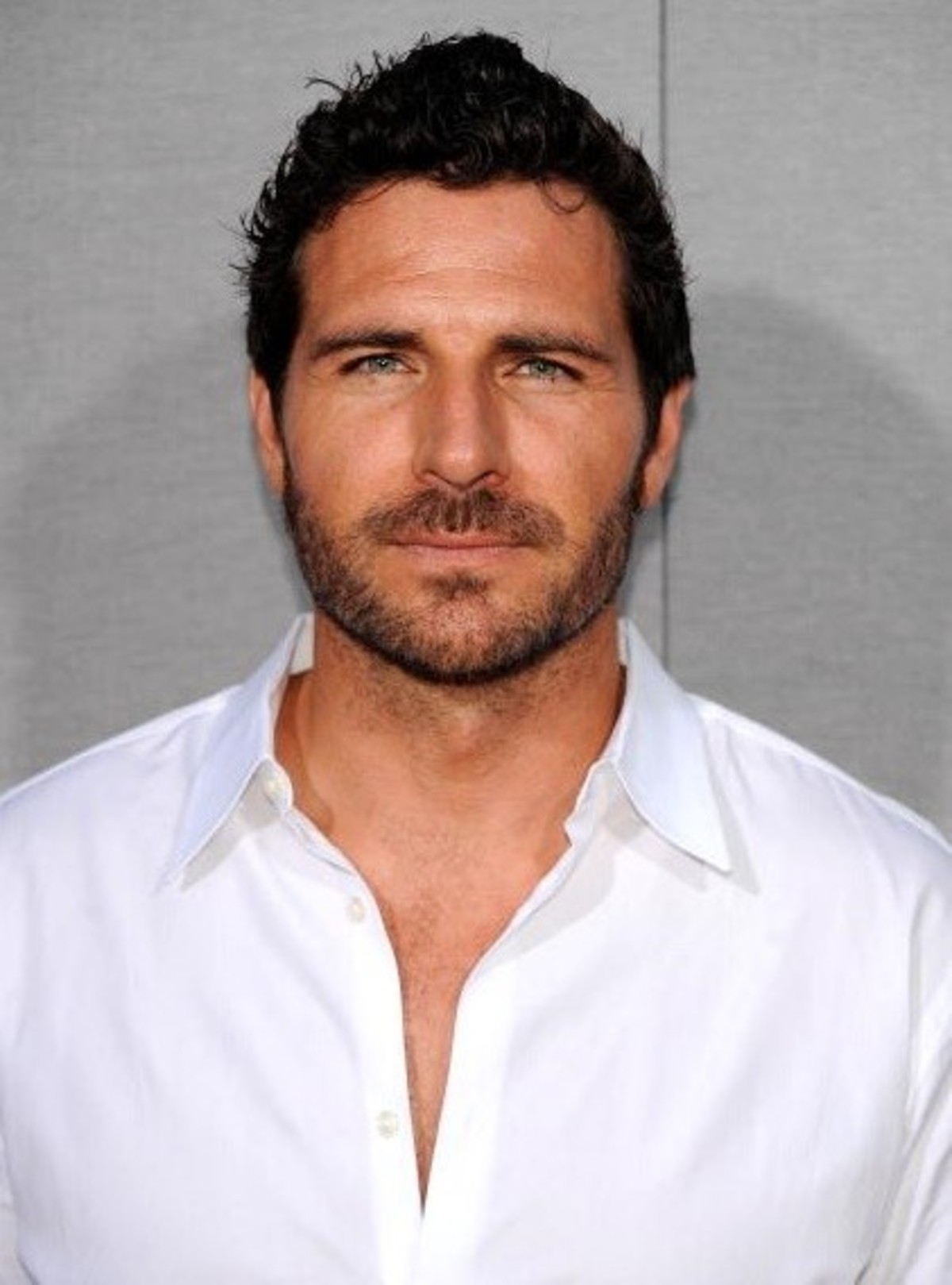 Ed Quinn One Day at a Time Wiki Fandom Ed Quinn One Day at a Time Wiki Fandom