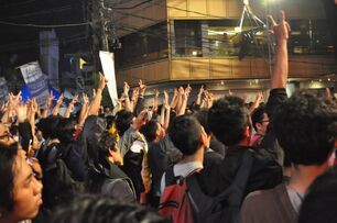 That crowd!!! (1)