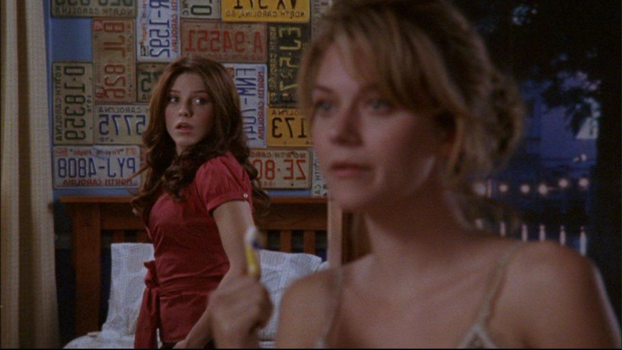 Image - 408 b sees p in ls bedroom.jpg | One Tree Hill ...