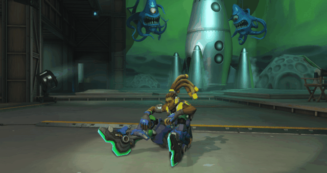 File:Lúcio chilling.gif