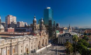 Plaza-de-armas-y-catedral-castro-shutterstock-ATR140-mpo4j29xv0qwbpk2aqbm4n51wty3z3hi3p6p5zoq5s