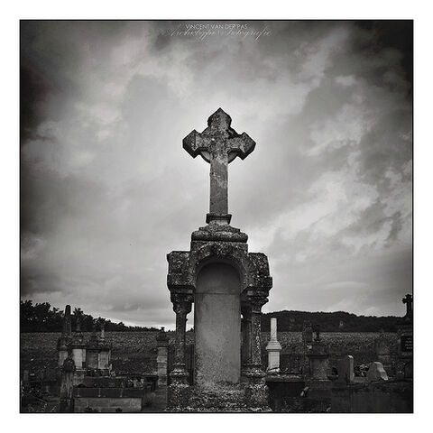 File:Grave Cross.jpg