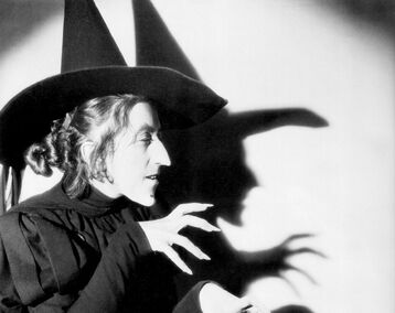 Margaret-hamilton-the-wicked-witch-in-the-wizard-of-oz edit