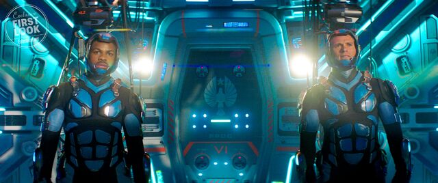 ファイル:Jake Pentecost and Nate Lambert (EW First Look).jpg