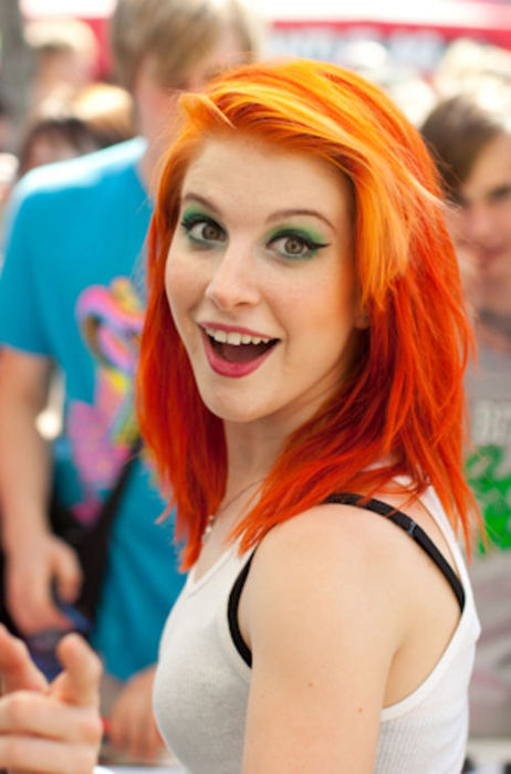 Hasil gambar untuk vokalis paramore