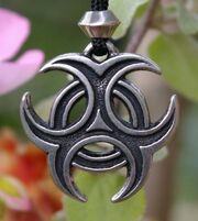 Pewter-tri-knot