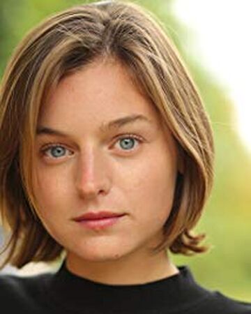 Emma Corrin Pennyworth Wiki Fandom