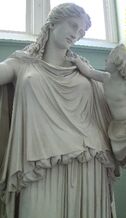 Aphrodite mit Eros