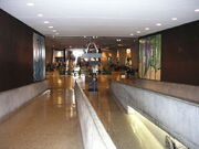 800px-Gateway Arch visitors center