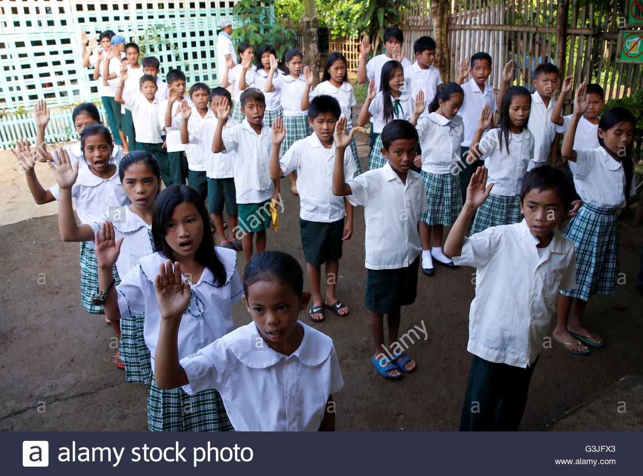 Image - Pupils-recite-panatang-makabayan-an-oath-of-allegiance-to-the ...