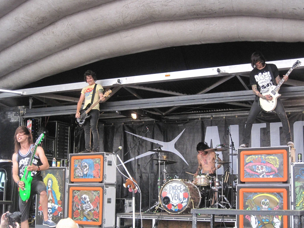 Pierce the Veil Pierce The Veil Wiki Fandom