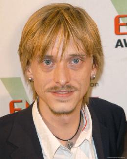 260px-Mackenzie Crook-3