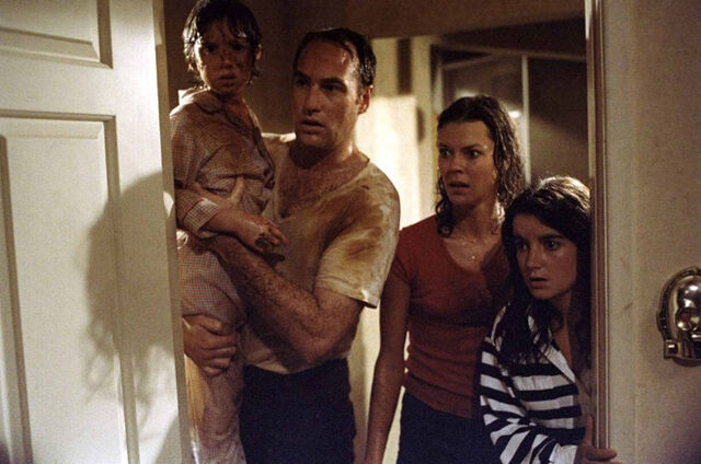 File:POLTERGEIST-1982c.jpg