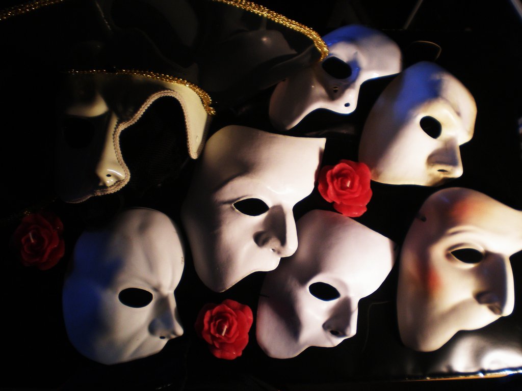 The Phantom S Mask Phantom Of The Opera Fandom