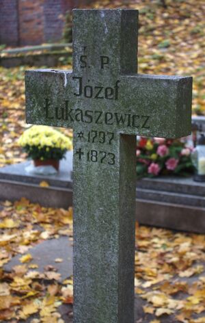 Józef Łukaszewicz nagrobek