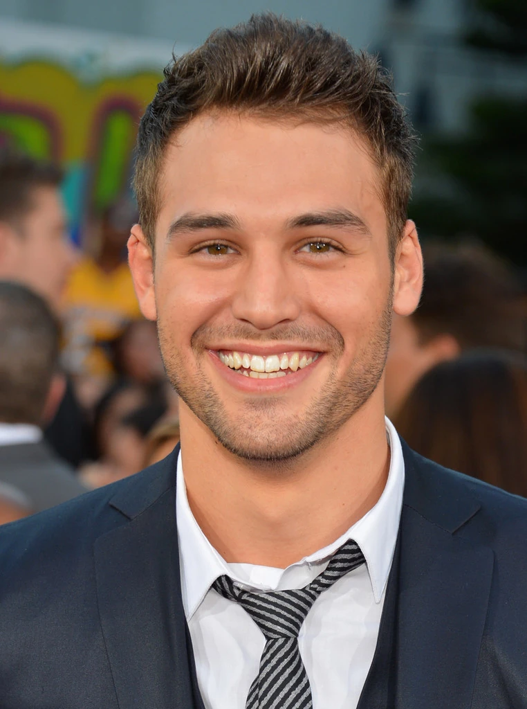 Ryan Guzman Wiki Pretty Little Liars FANDOM powered by Wikia