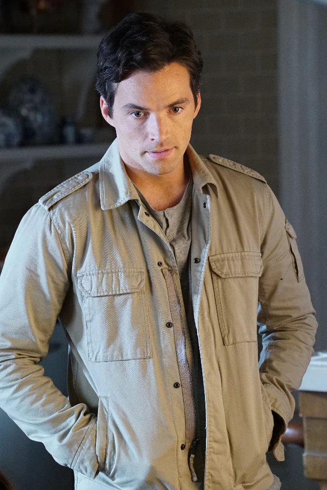 Ezra Fitz Pretty Little Liars