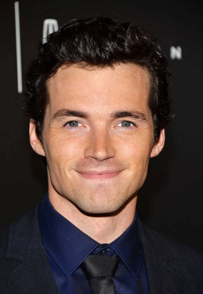 Ian Harding Wiki Pretty Little Liars FANDOM powered by Wikia
