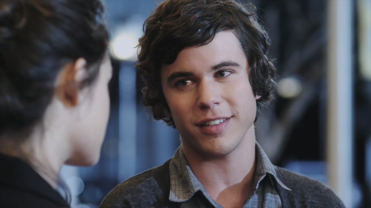 Holden Strauss Wiki Pretty Little Liars FANDOM powered by Wikia