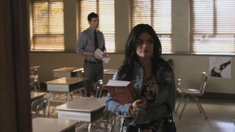 Aria Montgomery Pretty Little Liars Wiki Fandom