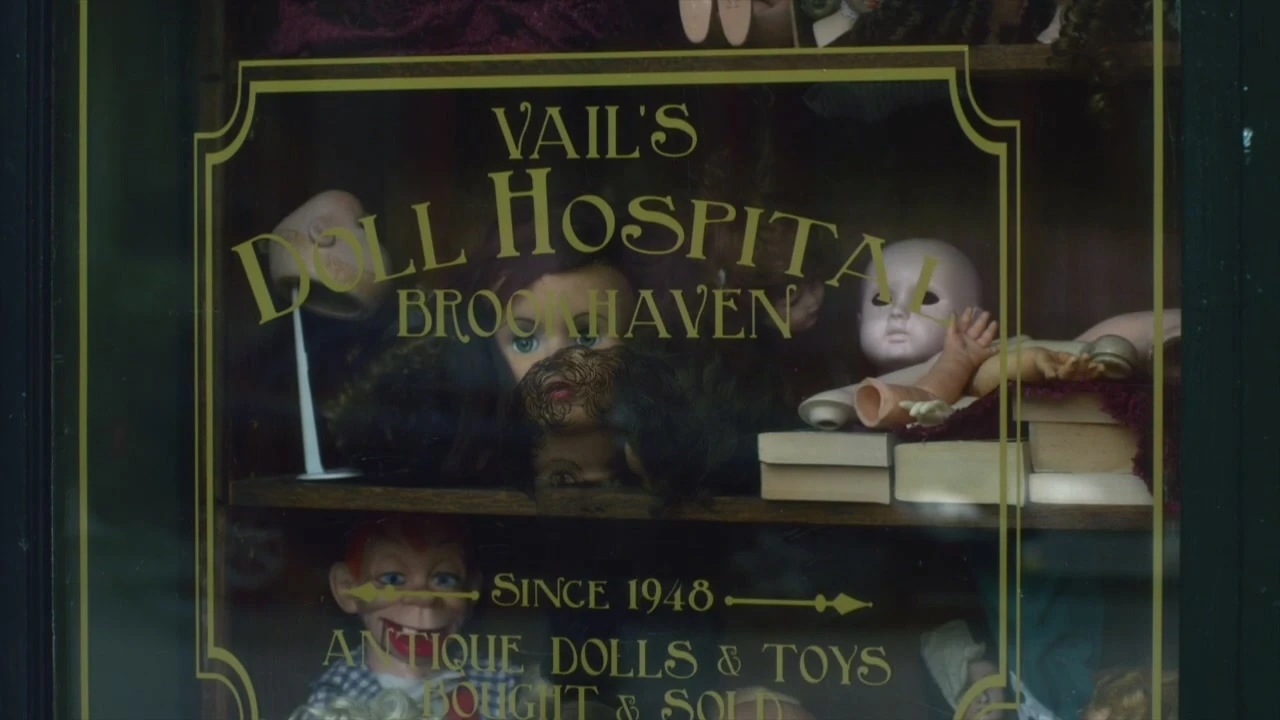 Vail's Doll Hospital Pretty Little Liars Wiki FANDOM powered by Wikia