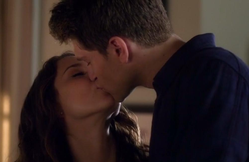 Image S04e01spoby Pretty Little Liars Wiki Fandom Powered By Wikia