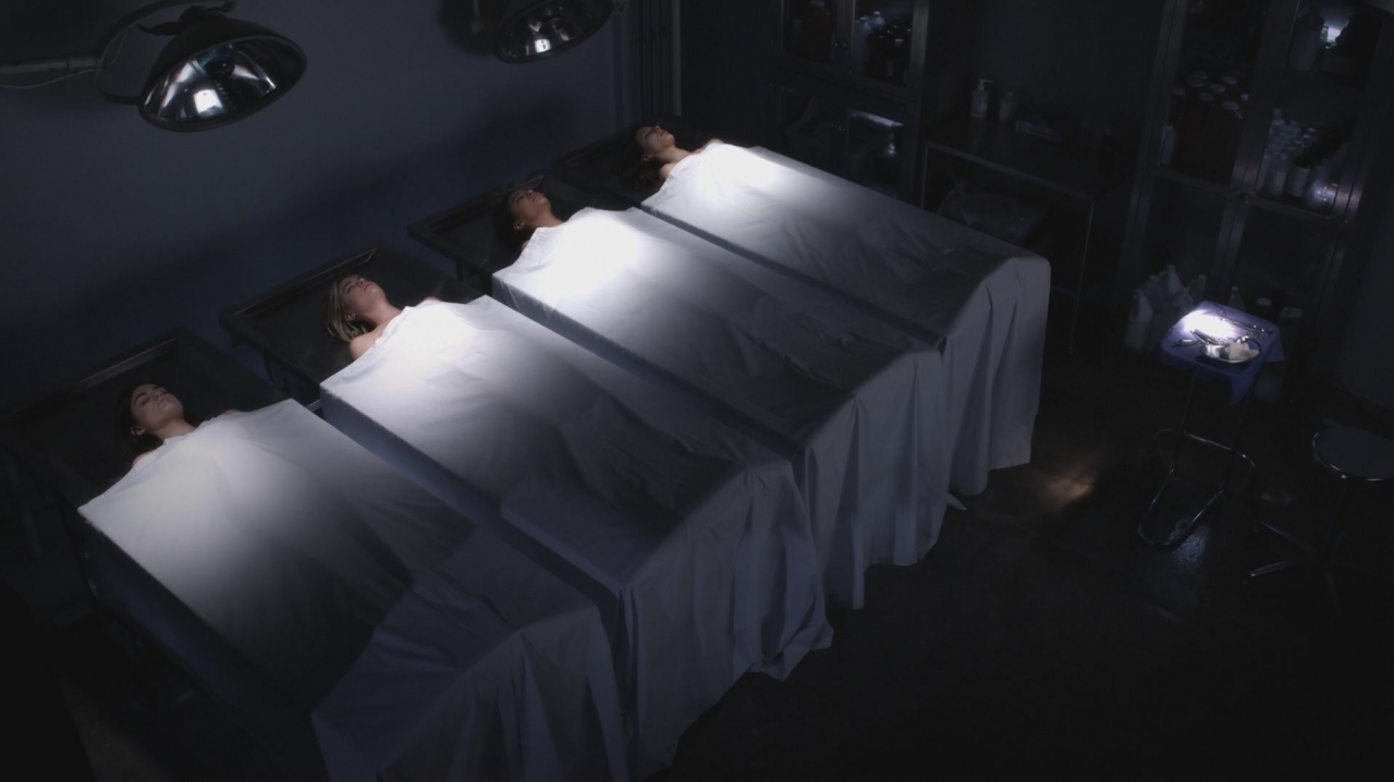 pretty little liars the dollhouse