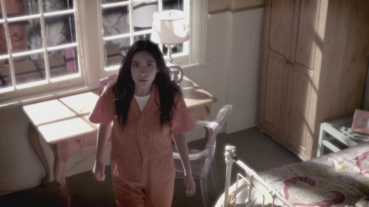 pretty little liars welcome to the dollhouse