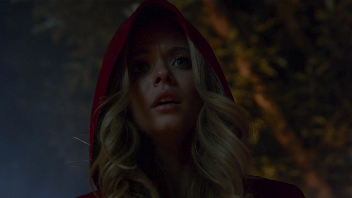 Red Coat Pretty Little Liars Wiki Fandom