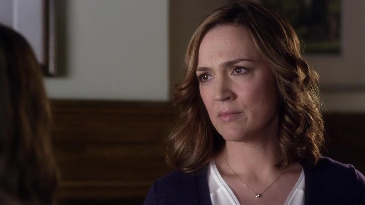 Image Pretty Little Liars S05E05 Veronica.jpg Pretty Little Liars Wiki FANDOM powered by Wikia Image Pretty Little Liars S05E05 Veronica.jpg Pretty Little Liars Wiki FANDOM powered by Wikia