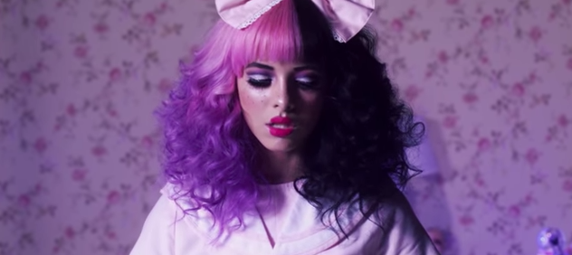 Replying to @casey x dollhouse - melanie martinez /// i dont like the , places places get in your places