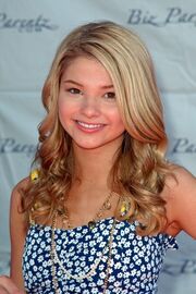Stefanie Scott