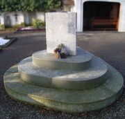 Franz Anton Mesmers Grabstein 01 Gesamt