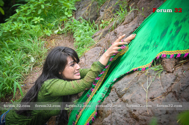 File:Chadar is saving zoya.jpg